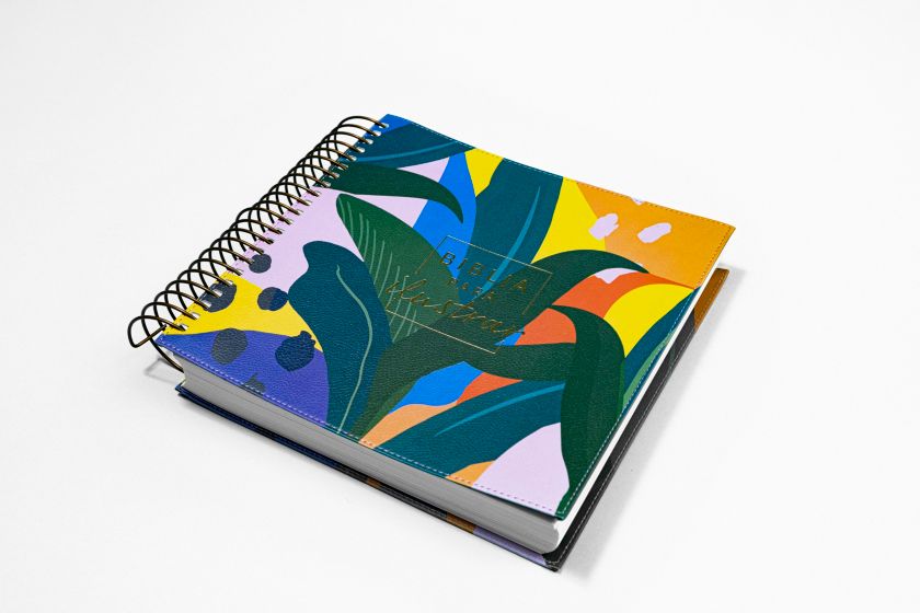 RVR 1960 Biblia para ilustrar, floral símil piel
