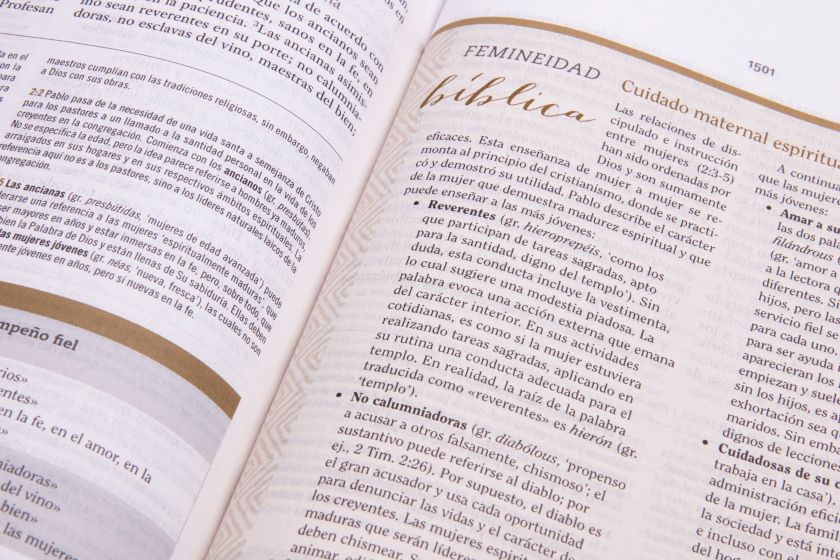 RVR 1960 Biblia de estudio para mujeres, azul floreado tela impresa con índice