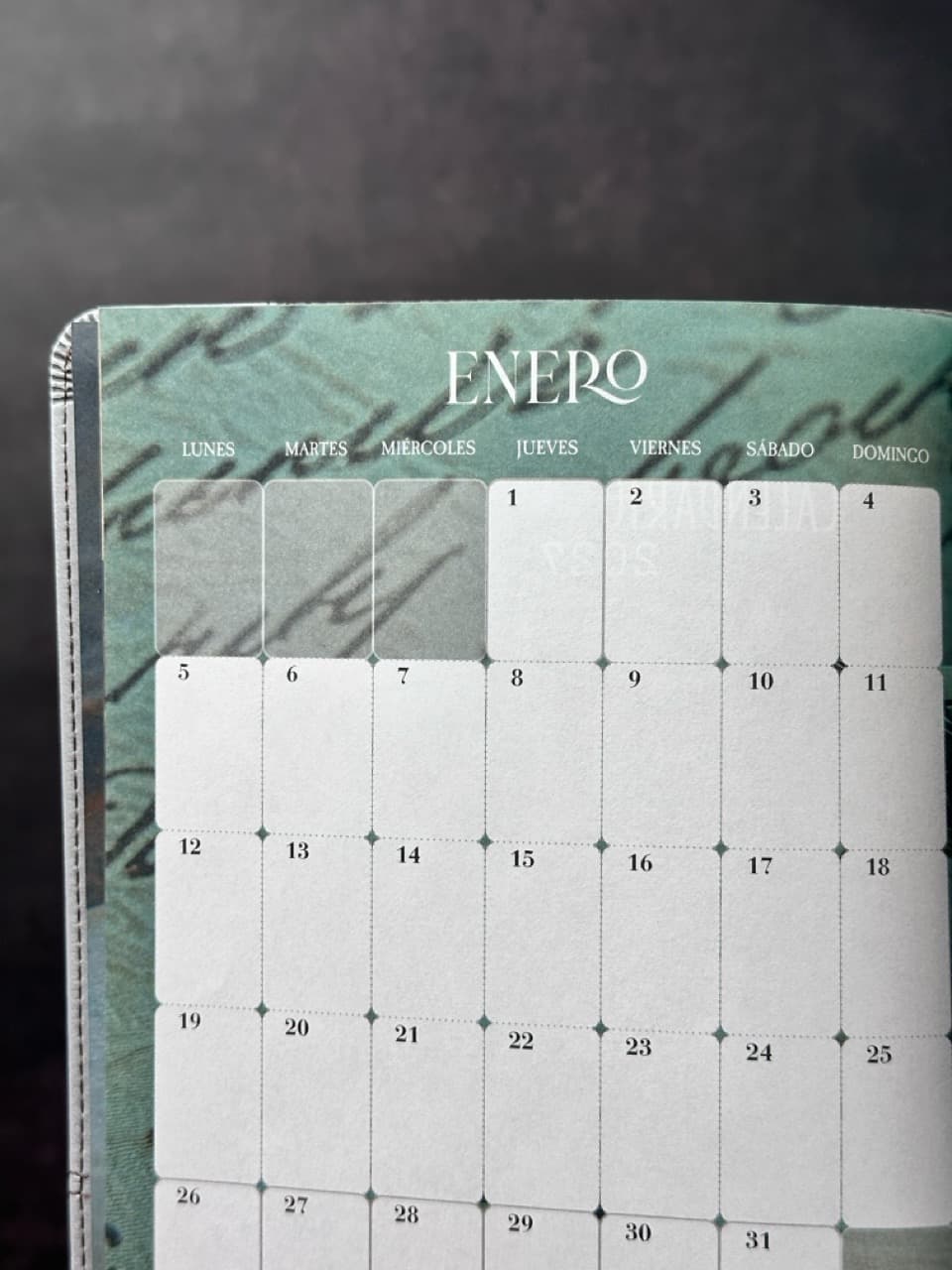 Agenda Tesoros de Sabiduría 2026 i/piel negro pack con llavero y bolígrafo