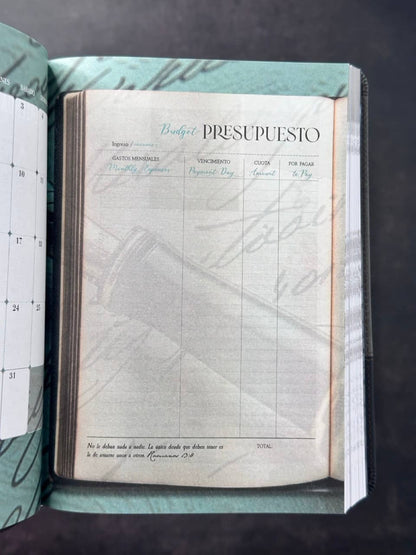 Agenda Tesoros de Sabiduría 2026 i/piel negro pack con llavero y bolígrafo