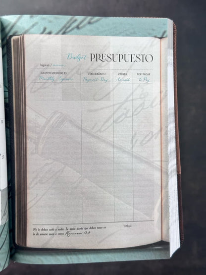 Agenda Tesoros de Sabiduría 2026 i/piel café pack con llavero y bolígrafo