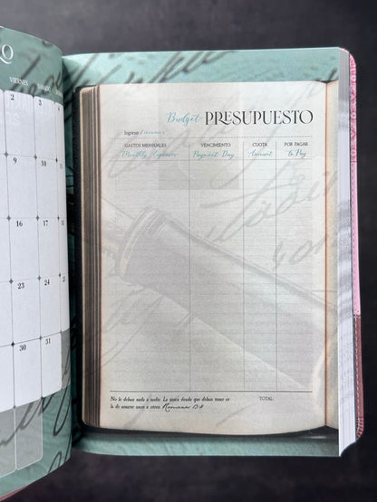 Agenda Tesoros de Sabiduría 2026 i/piel rosa pack con llavero y bolígrafo