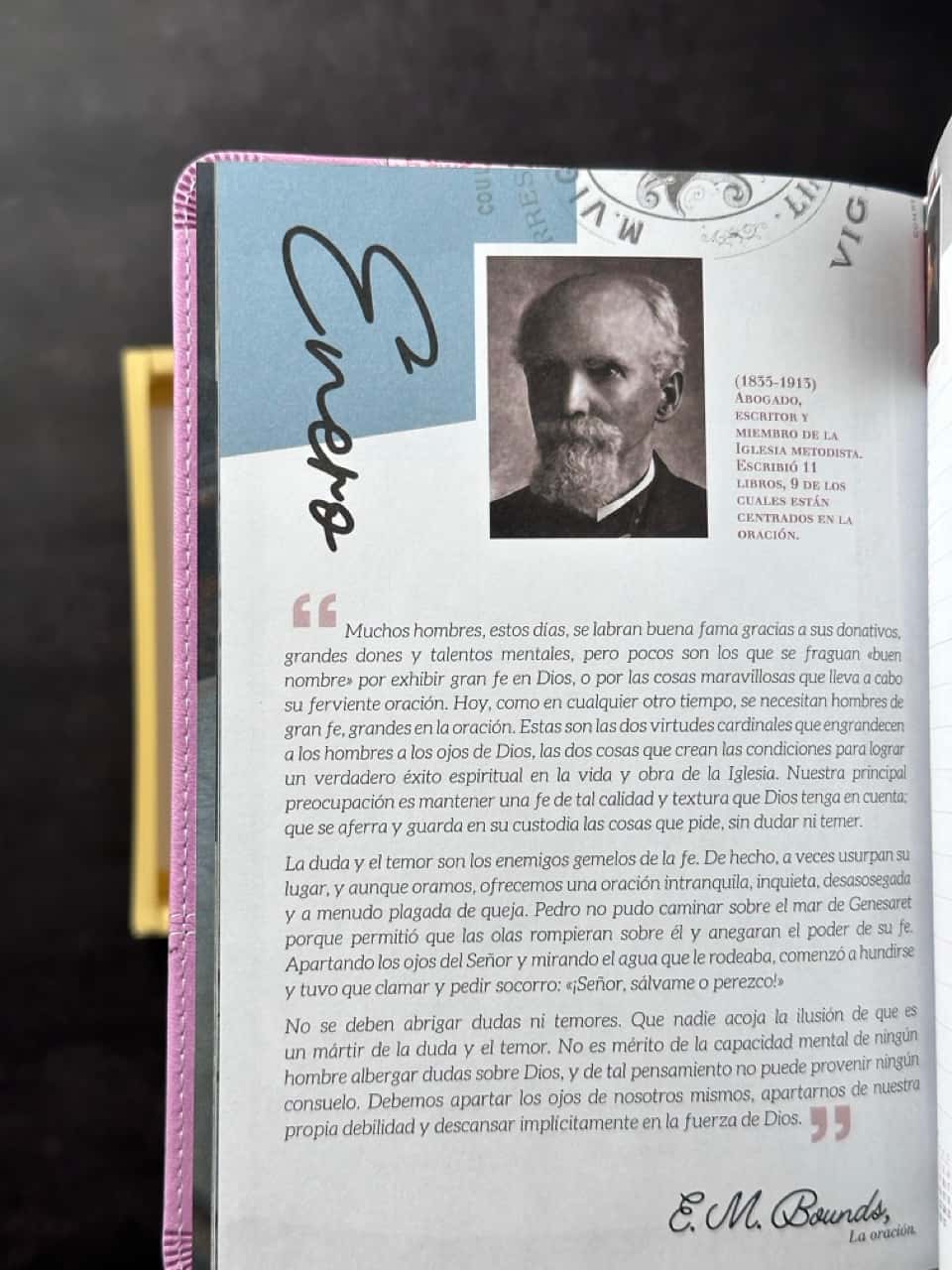 Agenda Tesoros de Sabiduría 2026 i/piel rosa pack con llavero y bolígrafo